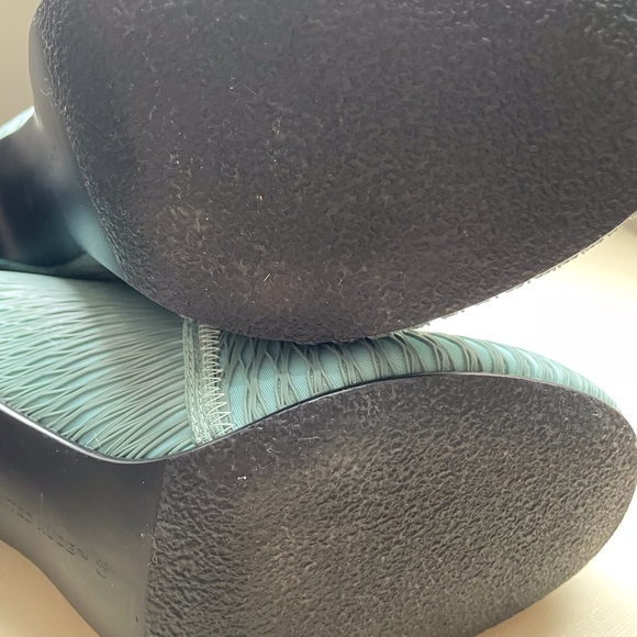 Like New! - Picture 6 of 8